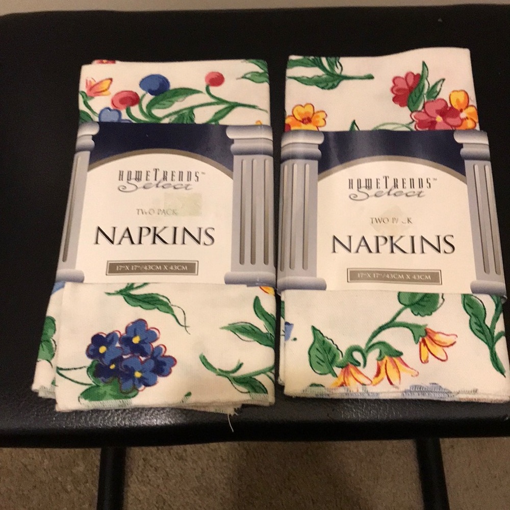 Home Trends Floral Napkins Set